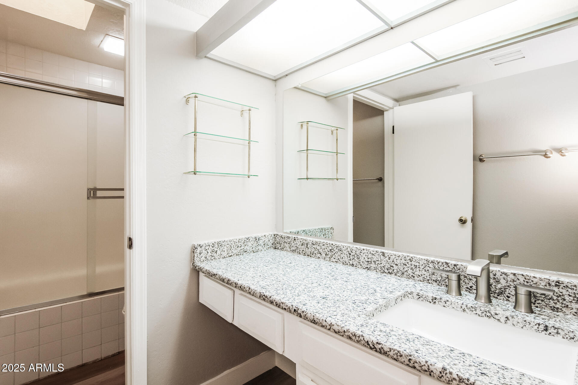 7653 East Vista Drive Scottsdale, AZ 85250 - Photo 7 of 21 9-photo-Main-Bathroom