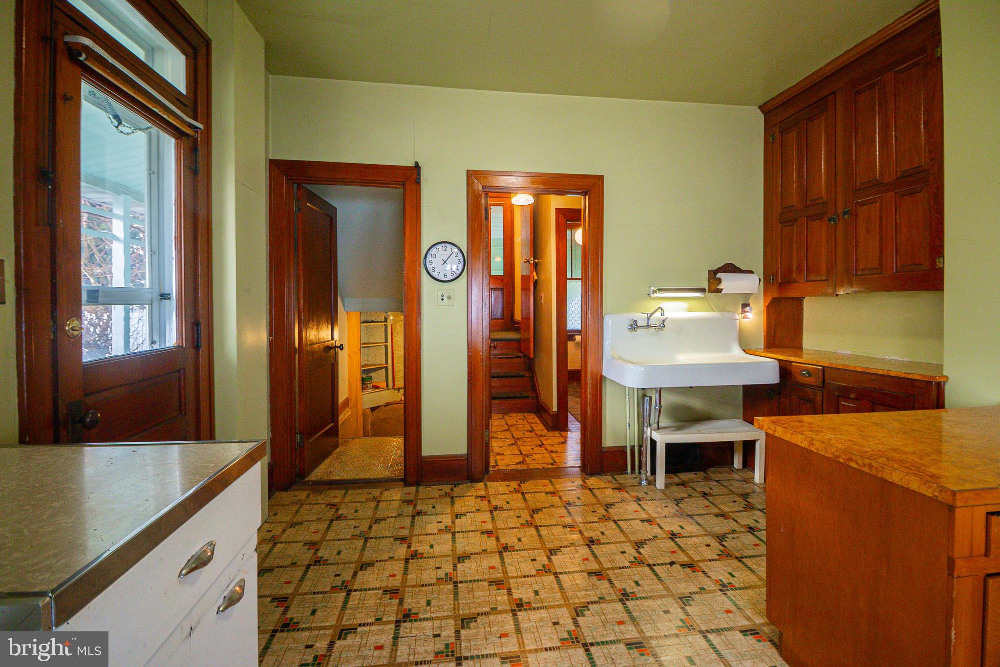 232 Henderson Street Carlisle, PA 17013 - Photo 17 of 28 a lobby with furniture and window