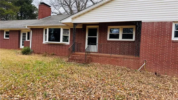 $1,700 | 4905 Murray Road, Winston-Salem, NC 27106