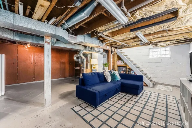 $289,000 | 612 Deming Street Southeast, Grand Rapids, MI 49507