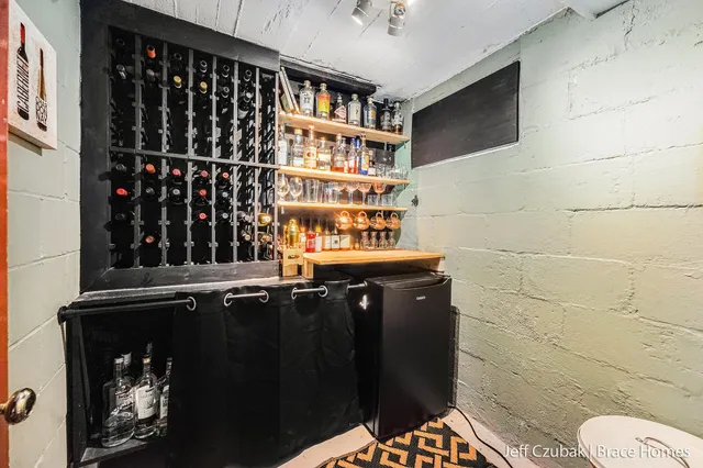 $289,000 | 612 Deming Street Southeast, Grand Rapids, MI 49507