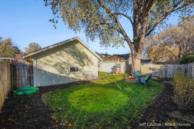 $289,000 | 612 Deming Street Southeast, Grand Rapids, MI 49507