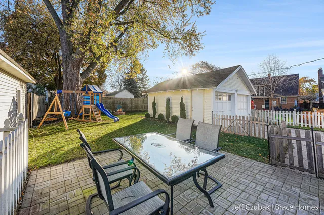 $289,000 | 612 Deming Street Southeast, Grand Rapids, MI 49507