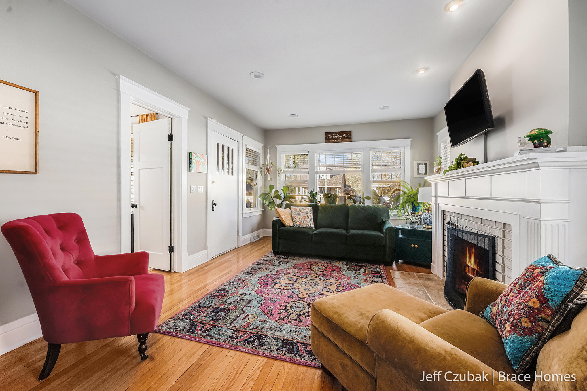 612 Deming Street Southeast Grand Rapids, MI 49507 - Photo 3 of 29 _DSC6387