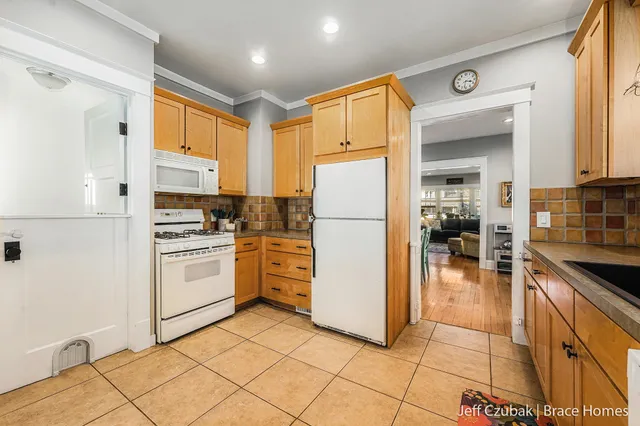 $289,000 | 612 Deming Street Southeast, Grand Rapids, MI 49507