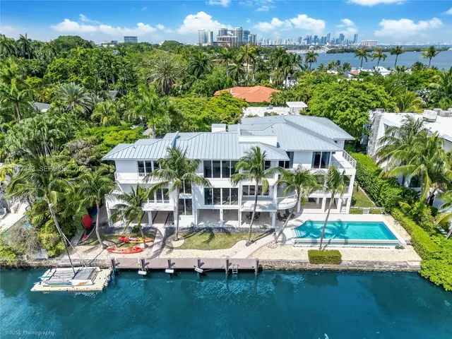 $17,950,000 | 3835 Carole Court, Miami, FL 33133