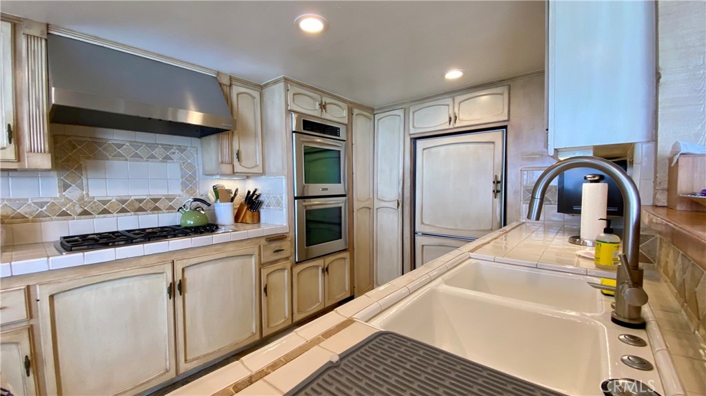 35721 Beach Road Dana Point, CA 92624 - Photo 11 of 45 KITCHEN