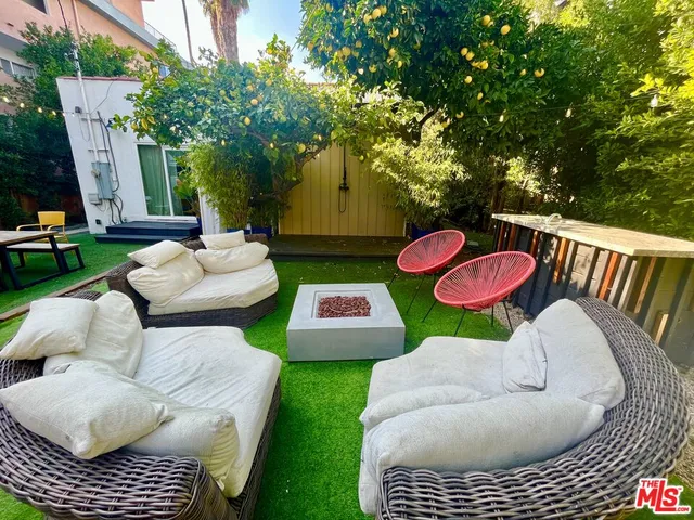 $7,950 | 1006 North Crescent Heights Boulevard, West Hollywood, CA 90046