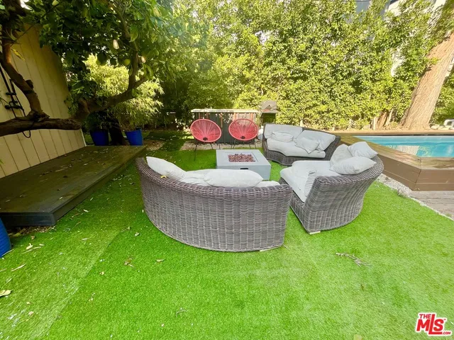 $7,950 | 1006 North Crescent Heights Boulevard, West Hollywood, CA 90046