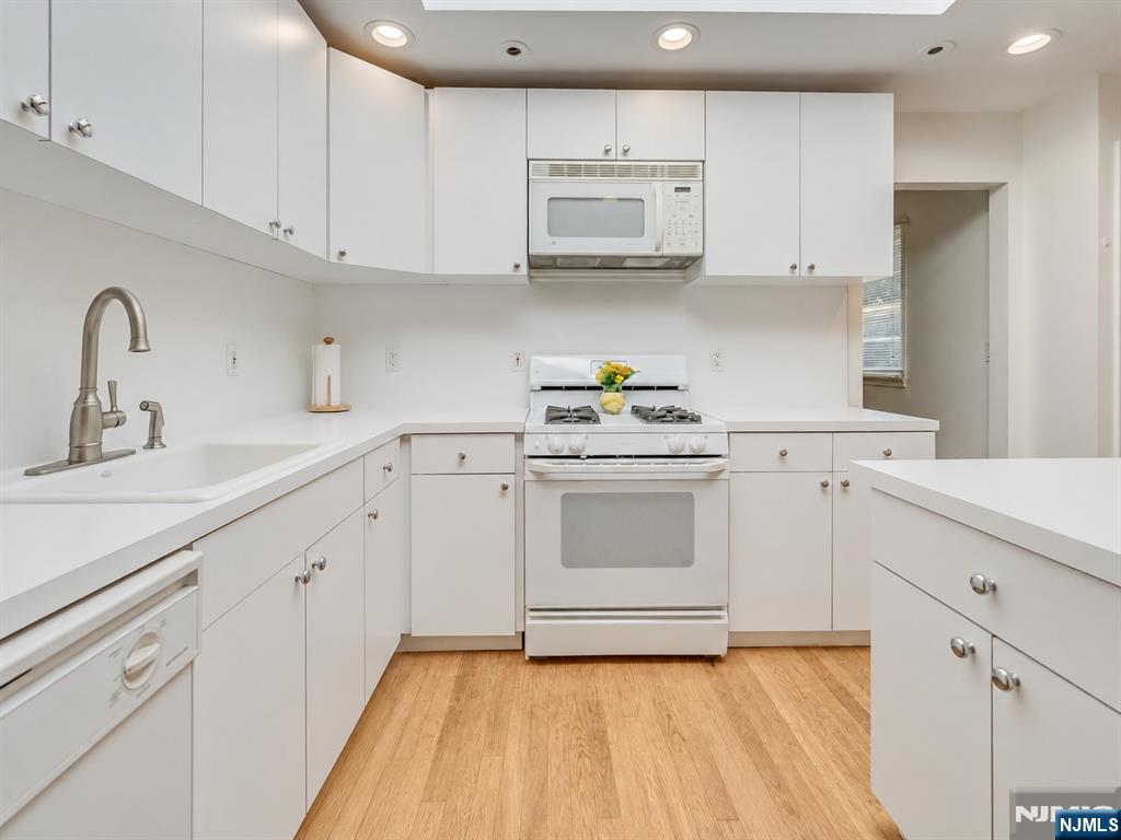 20 Manger Road West Orange, NJ 07052 - Photo 4 of 20 Gallery Image 4