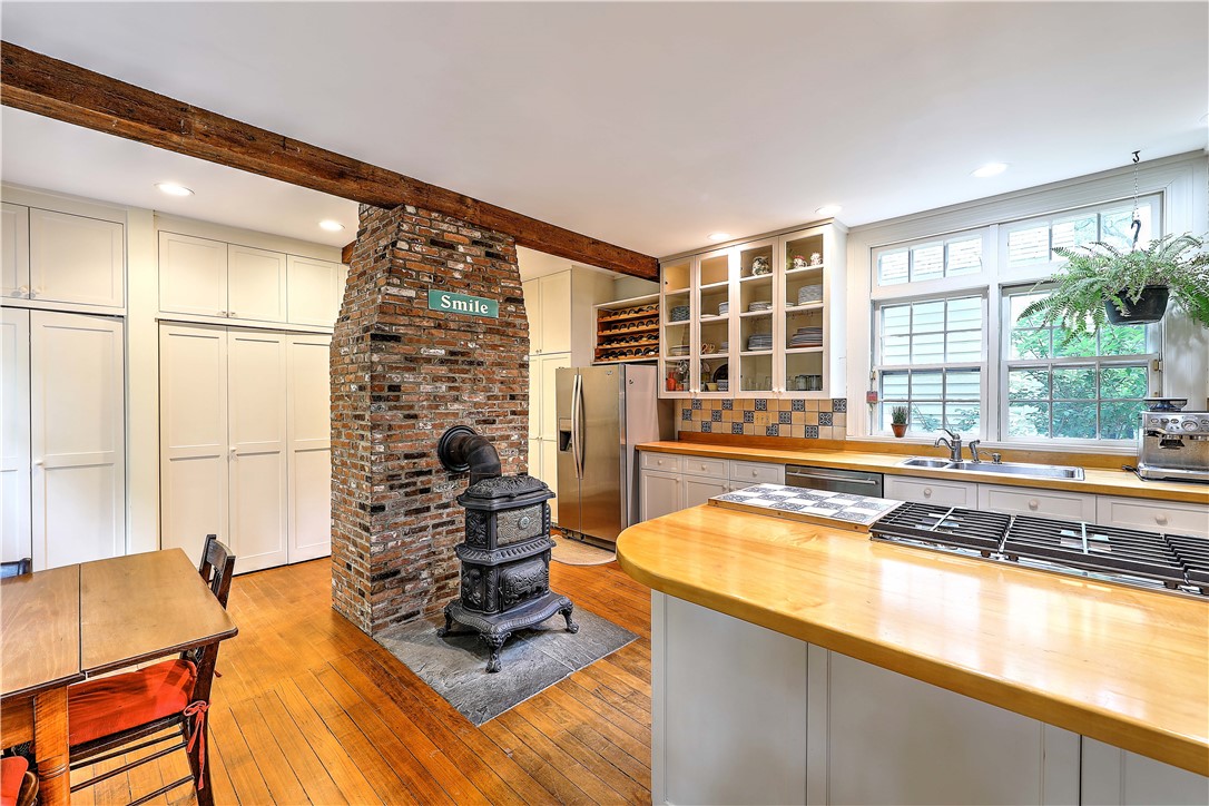 93 Power Street Providence, RI 02906 - Photo 20 of 45