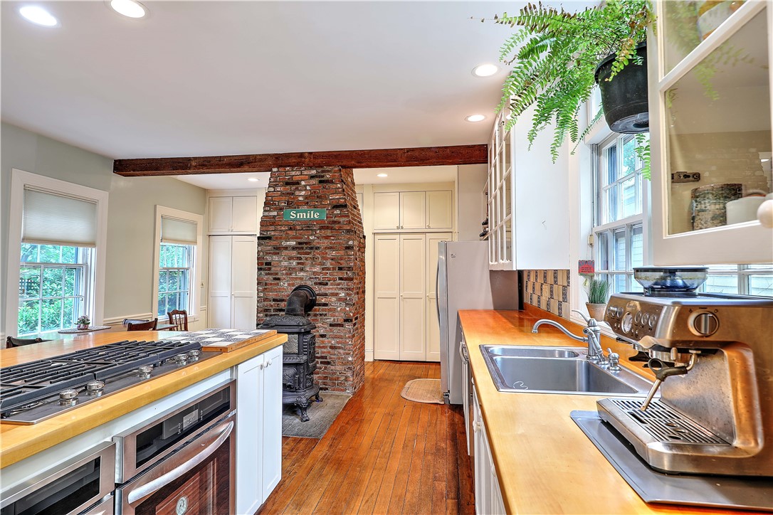 93 Power Street Providence, RI 02906 - Photo 21 of 45
