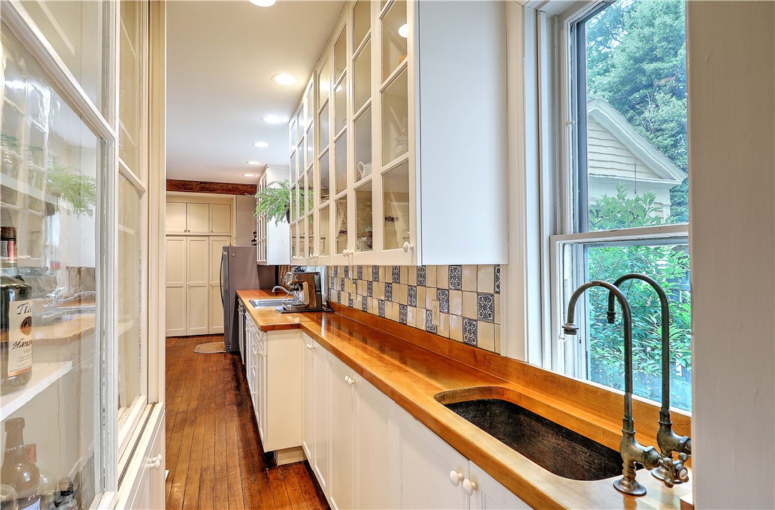 93 Power Street Providence, RI 02906 - Photo 24 of 45
