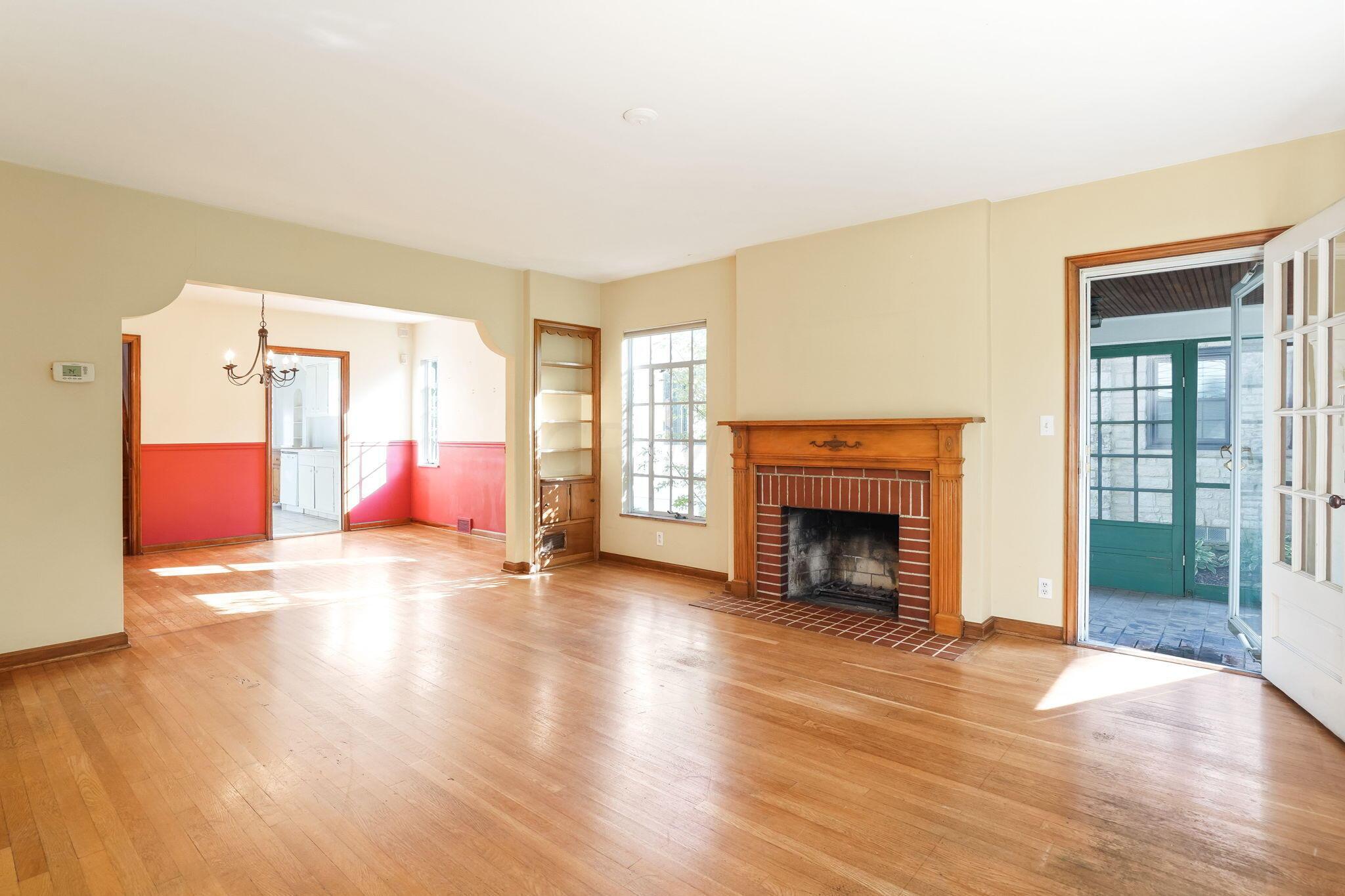 3266 Wicklow Road Columbus, OH 43204 - Photo 4 of 37 2-web-or-mls-DSC01403