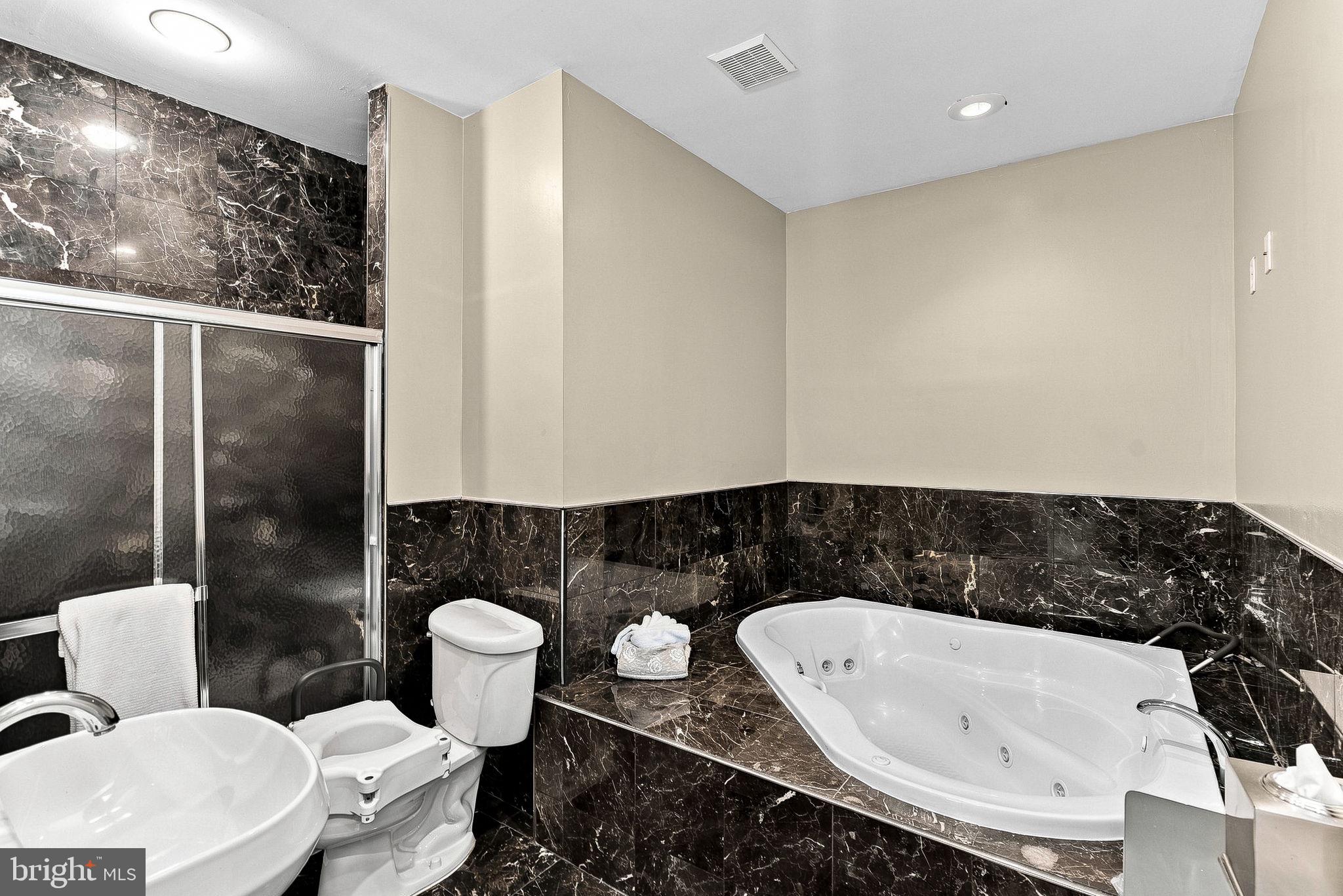 18357 Eagle Point Square Leesburg, VA 20176 - Photo 45 of 70 Gallery Image 45