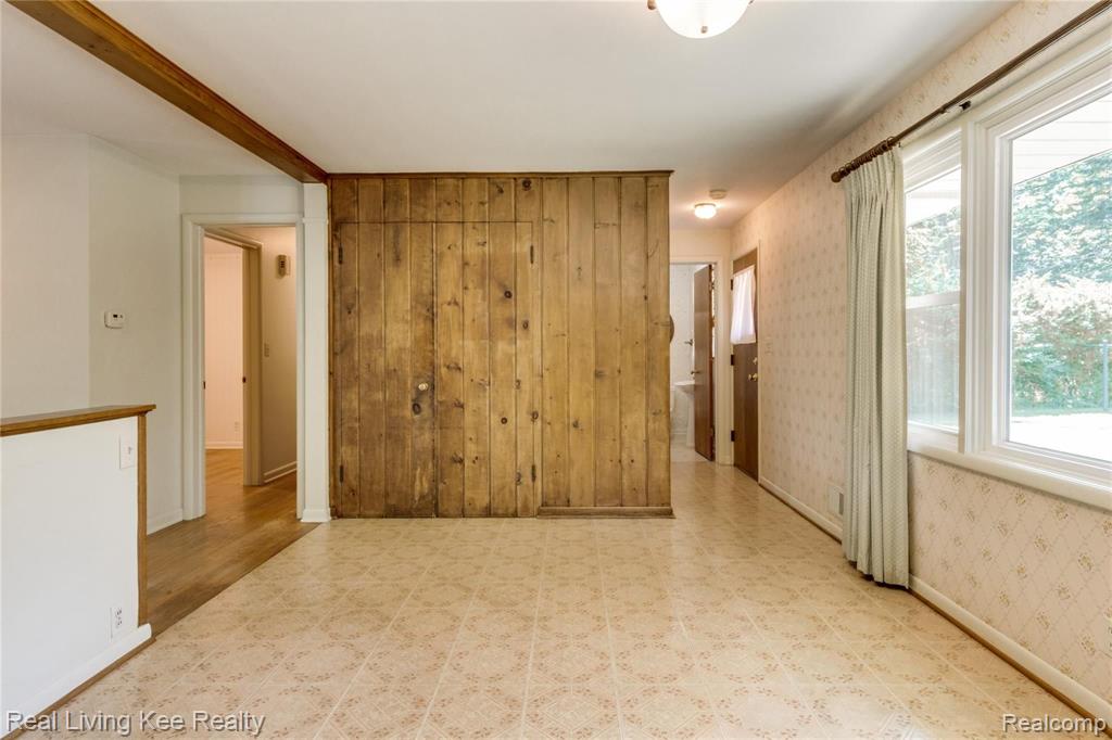 2361 Oklahoma Avenue Rochester Hills, MI 48309 - Photo 22 of 45
