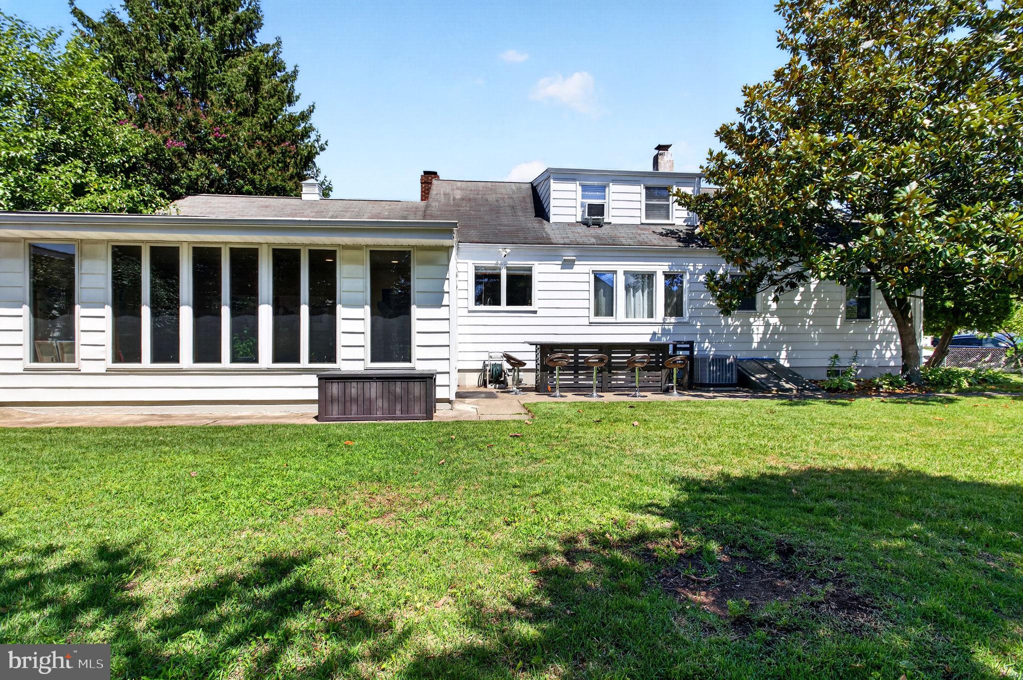 321 Buttonwood Street Hamilton, NJ 08619 - Photo 34 of 42 Back view of home
