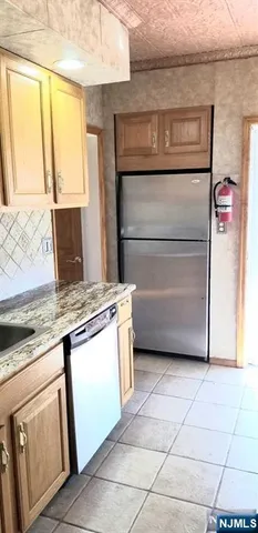 $3,325 | 943 Van Houten Avenue, Clifton, NJ 07013