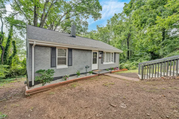 $174,999 | 32 Hillcrest Avenue Northeast, Roanoke, VA 24012