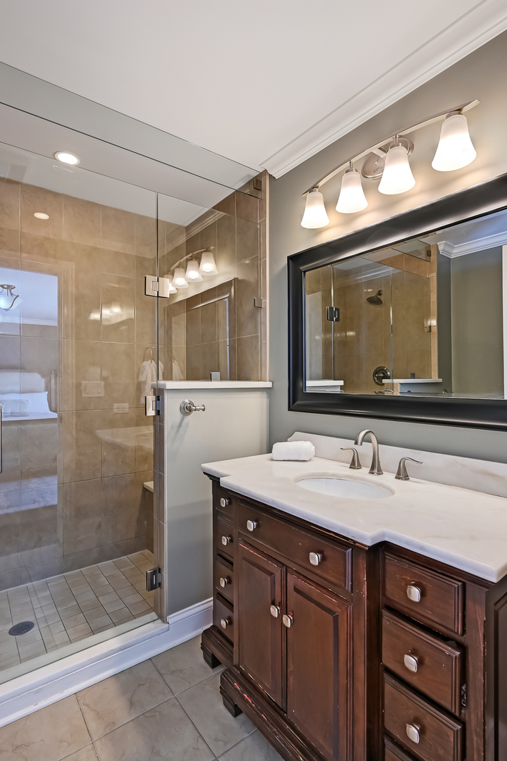 8348 Walredon Avenue Burr Ridge, IL 60527 - Photo 13 of 23 Gallery Image 13
