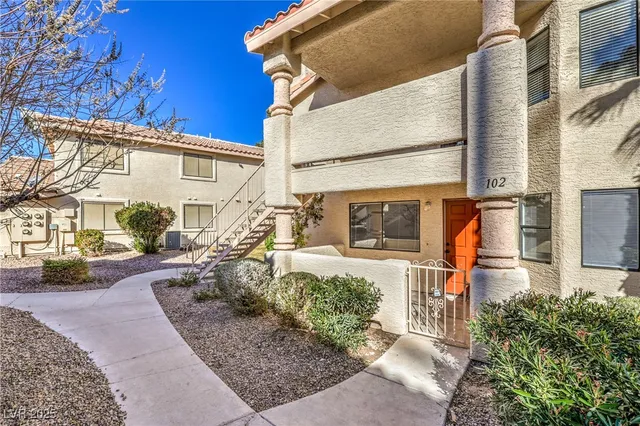 $239,990 | 1009 Sulphur Springs Lane, Unit 102, Las Vegas, NV 89128