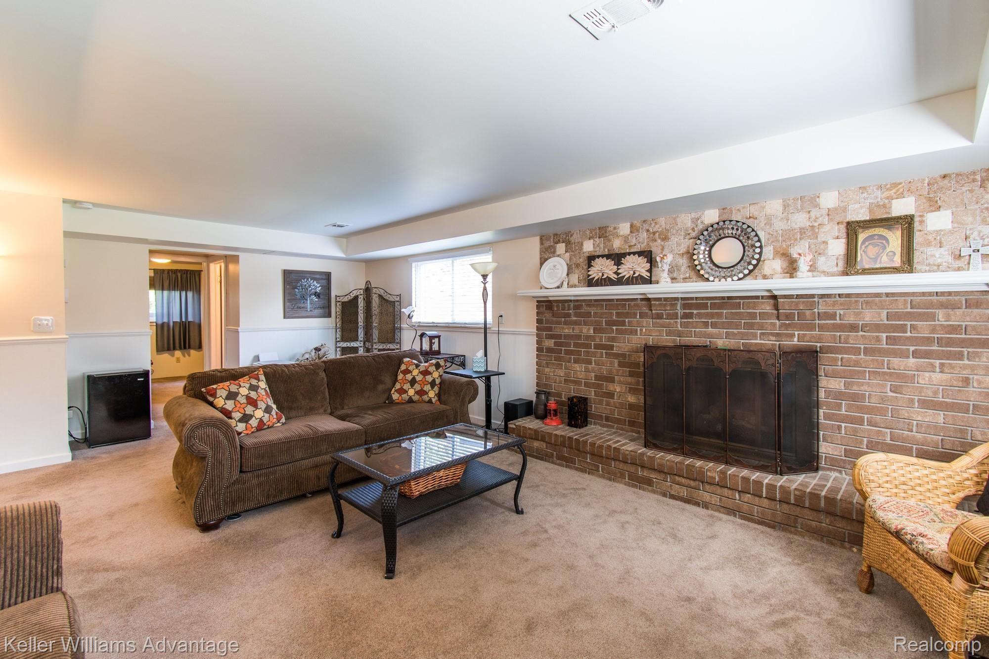 43627 Arlington Road Canton, MI 48187 - Photo 22 of 56 22.jpg