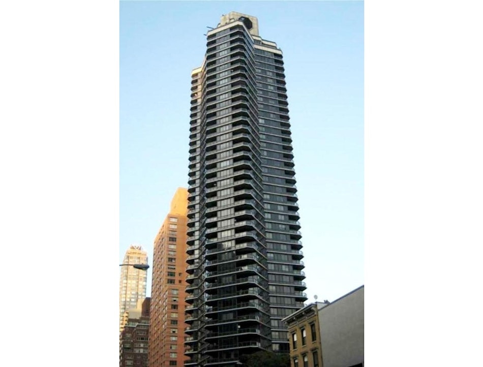 200 East 61st Street, Unit 10D Manhattan, NY 10065 - Photo 8 of 9