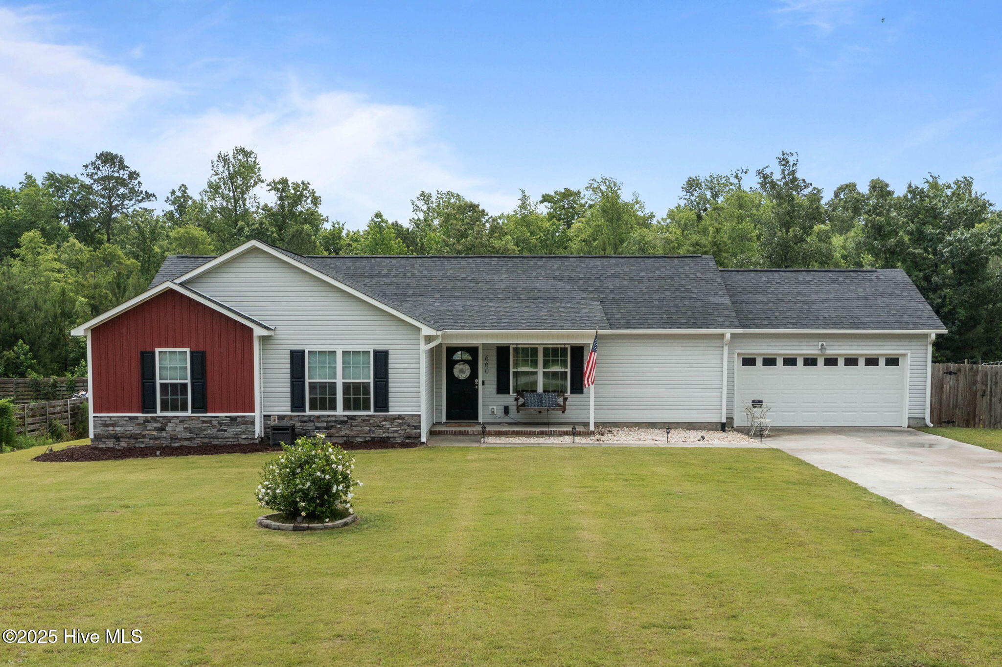 660 Riggs Road Hubert, NC 28539 - Photo 1 of 36 Front of Home