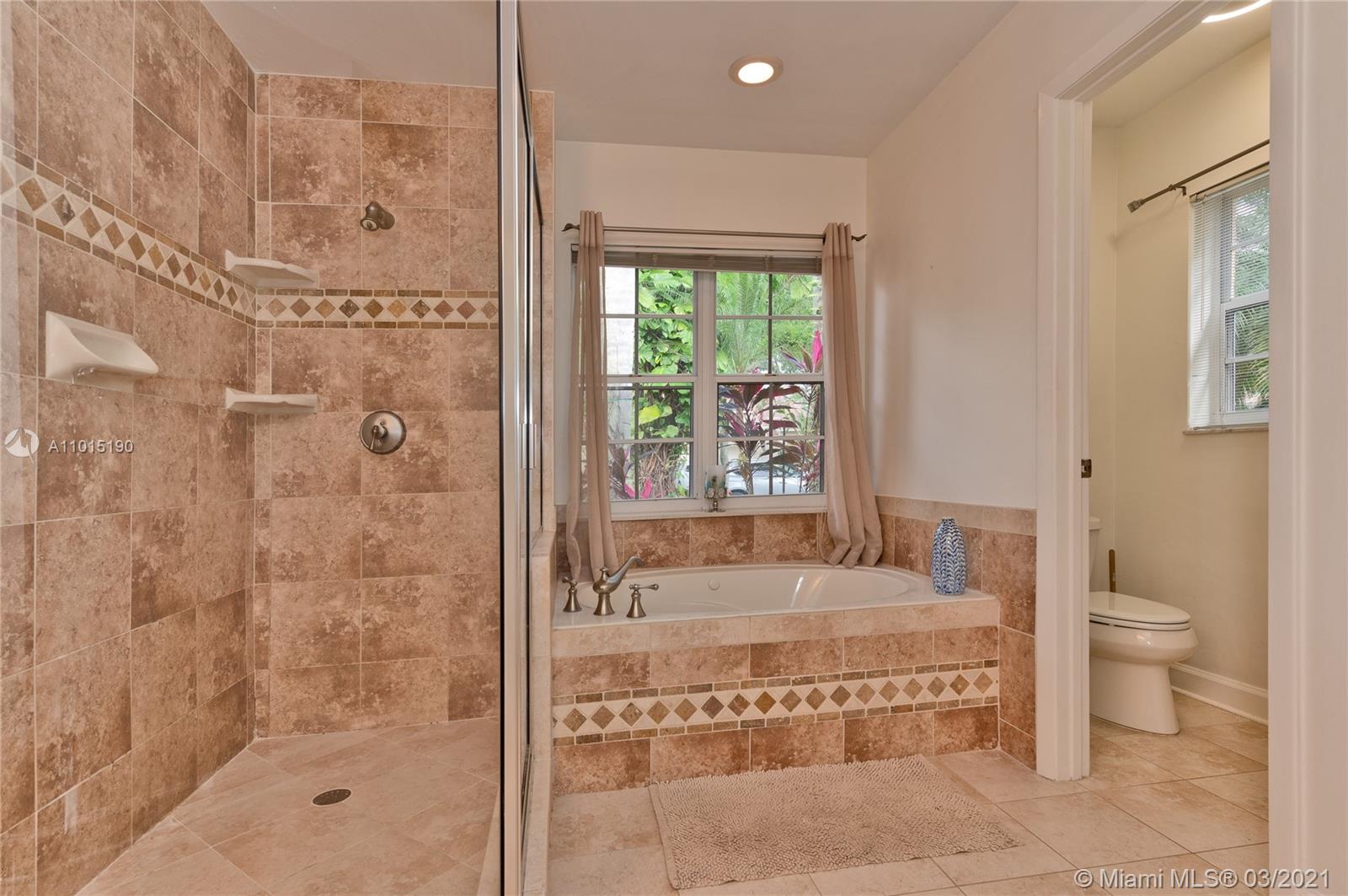 1480 Seabay Road Weston, FL 33326 - Photo 12 of 25 Gallery Image 12