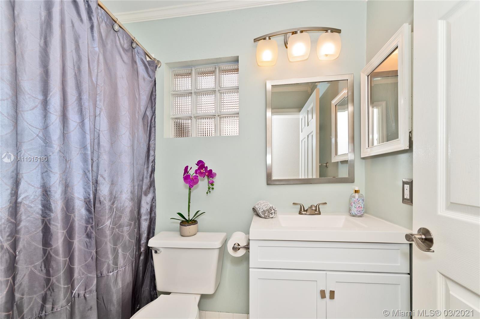 1480 Seabay Road Weston, FL 33326 - Photo 15 of 25 Gallery Image 15