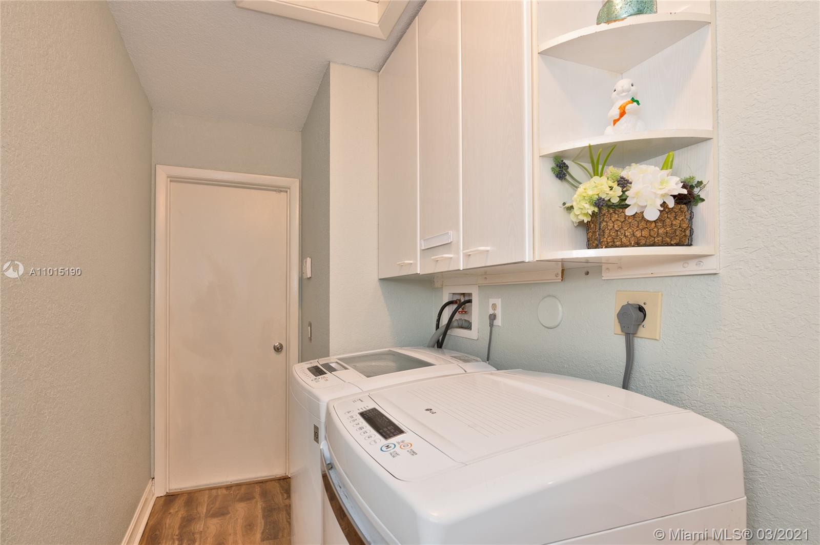 1480 Seabay Road Weston, FL 33326 - Photo 16 of 25 Gallery Image 16