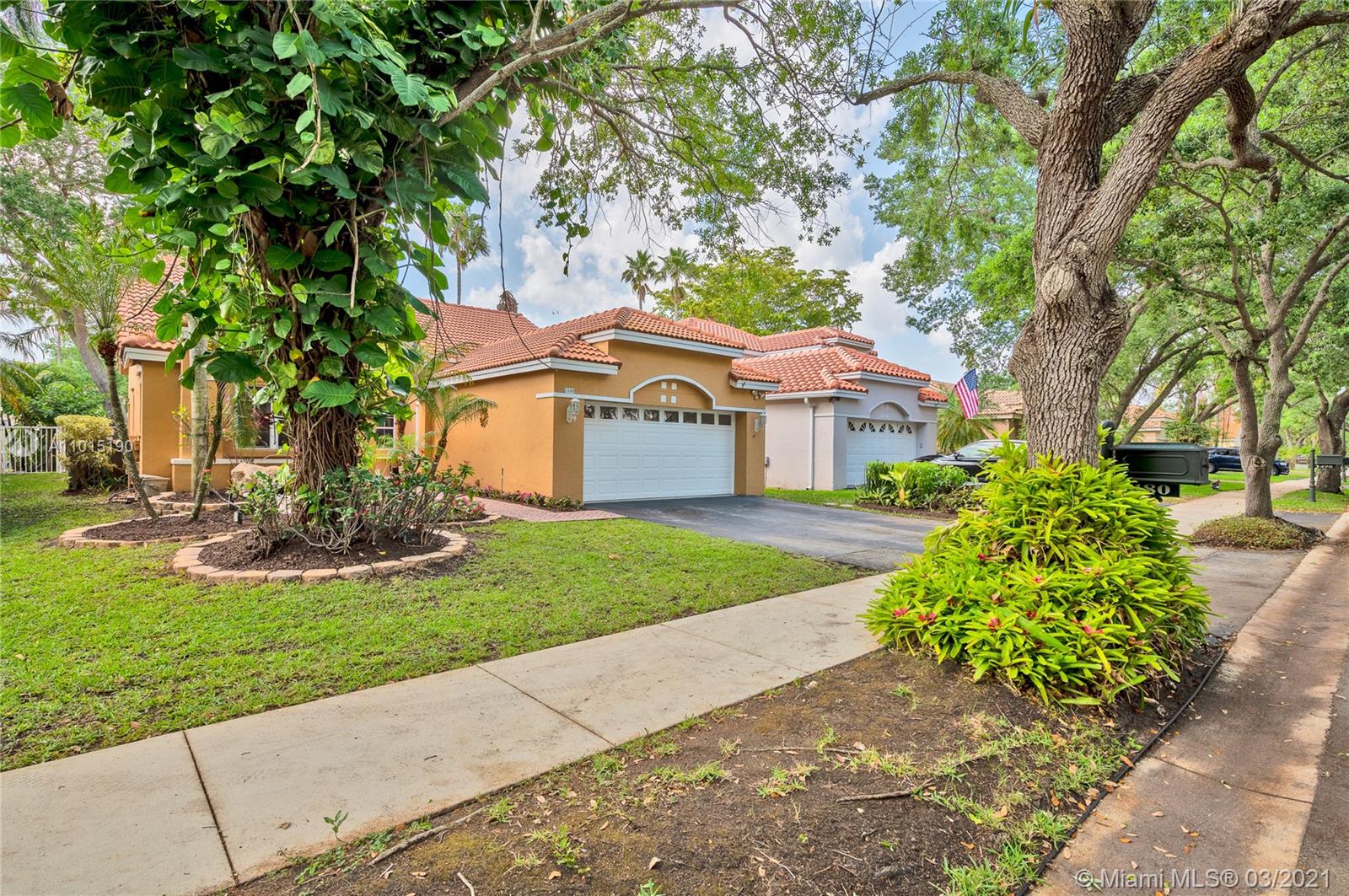 1480 Seabay Road Weston, FL 33326 - Photo 3 of 25 Gallery Image 3