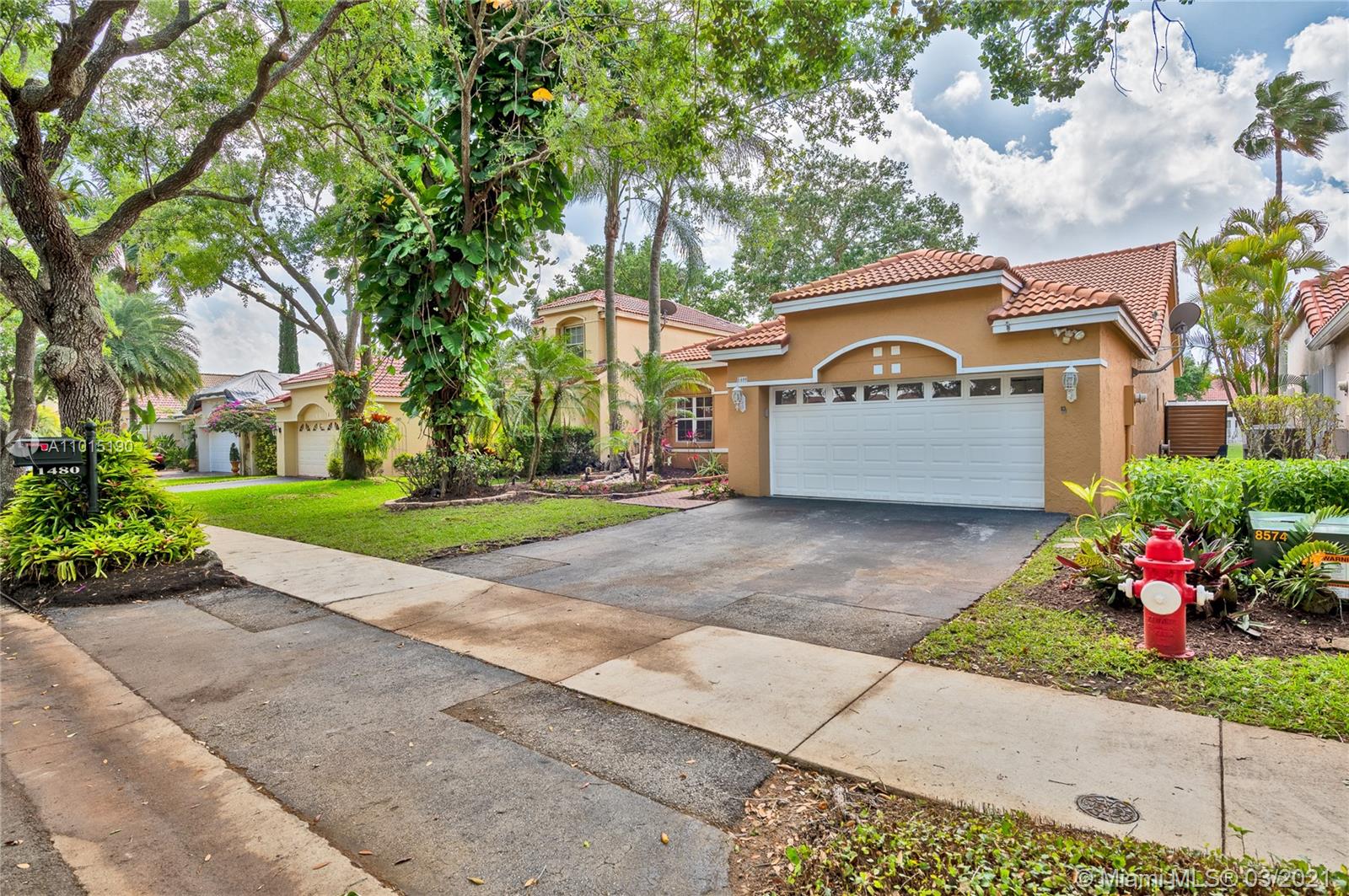 1480 Seabay Road Weston, FL 33326 - Photo 4 of 25 Gallery Image 4
