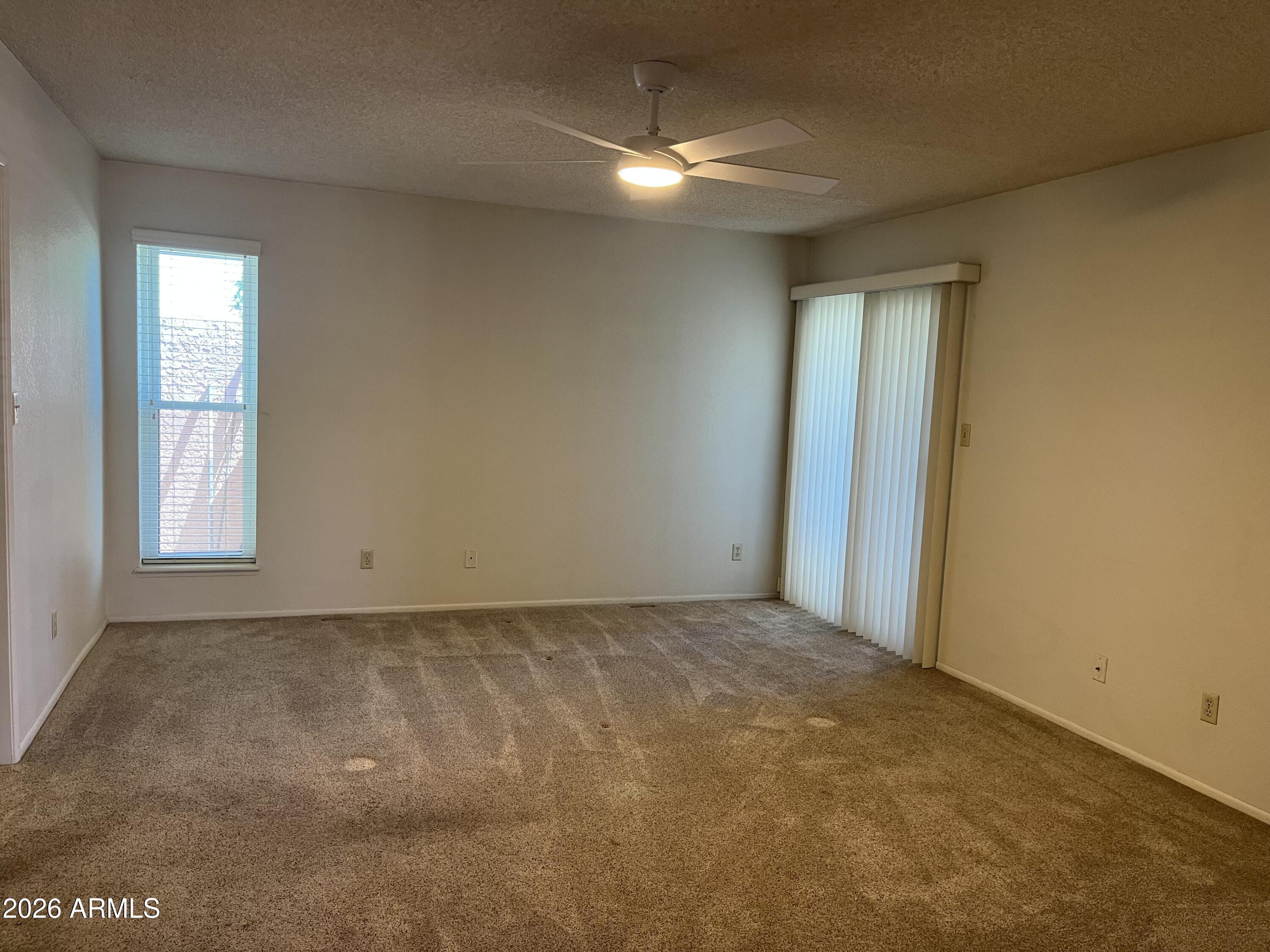 10624 West Griswold Road Peoria, AZ 85345 - Photo 12 of 28