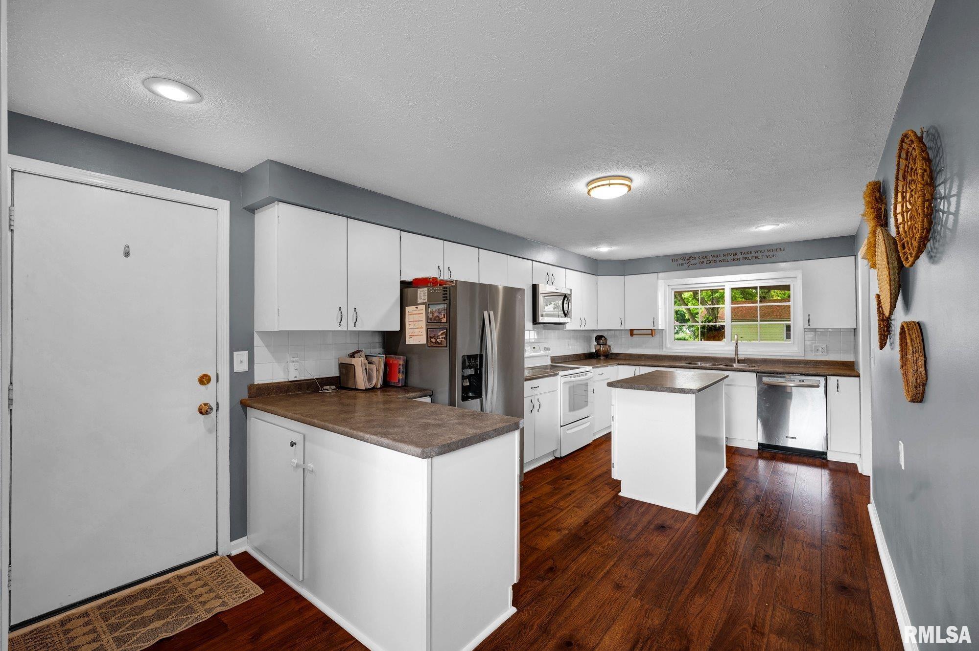308 South Seventh Avenue Morton, IL 61550 - Photo 17 of 33