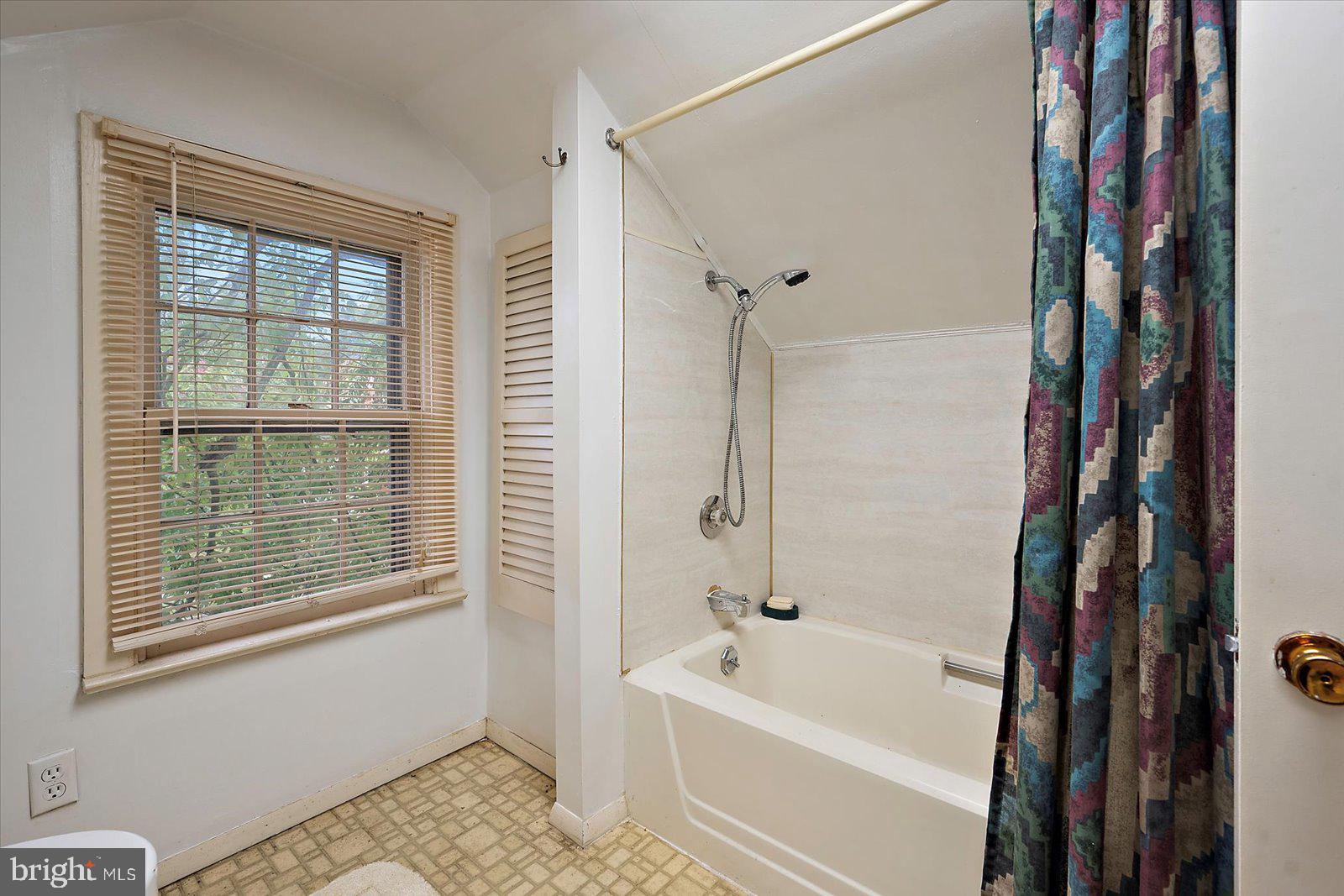 1001 Riverside Drive Salisbury, MD 21801 - Photo 41 of 47 a bathroom with a bathtub and a shower