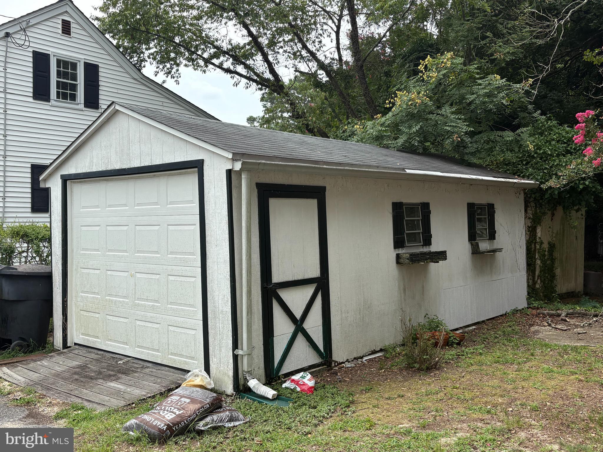 1001 Riverside Drive Salisbury, MD 21801 - Photo 45 of 47 a view of a garage