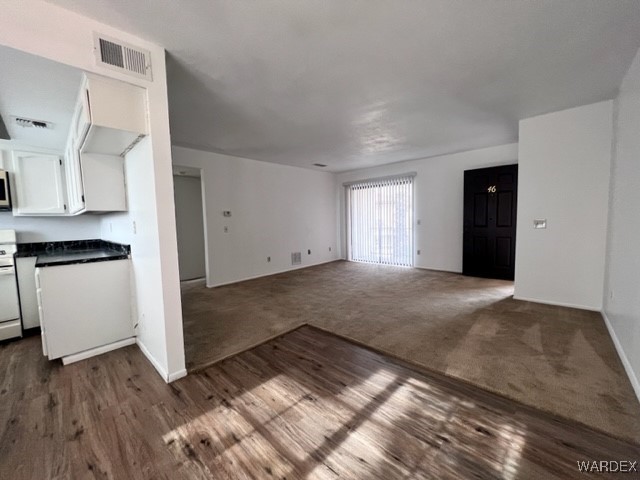 1190 Ramar Road, Unit 46 Bullhead City, AZ 86442 - Photo 17 of 36 a view of an empty room and window