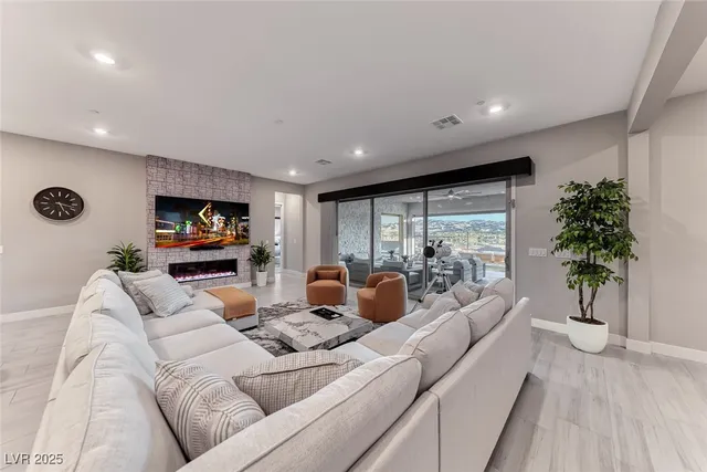 $6,450 | 375 Portus Delphini Court, Henderson, NV 89011