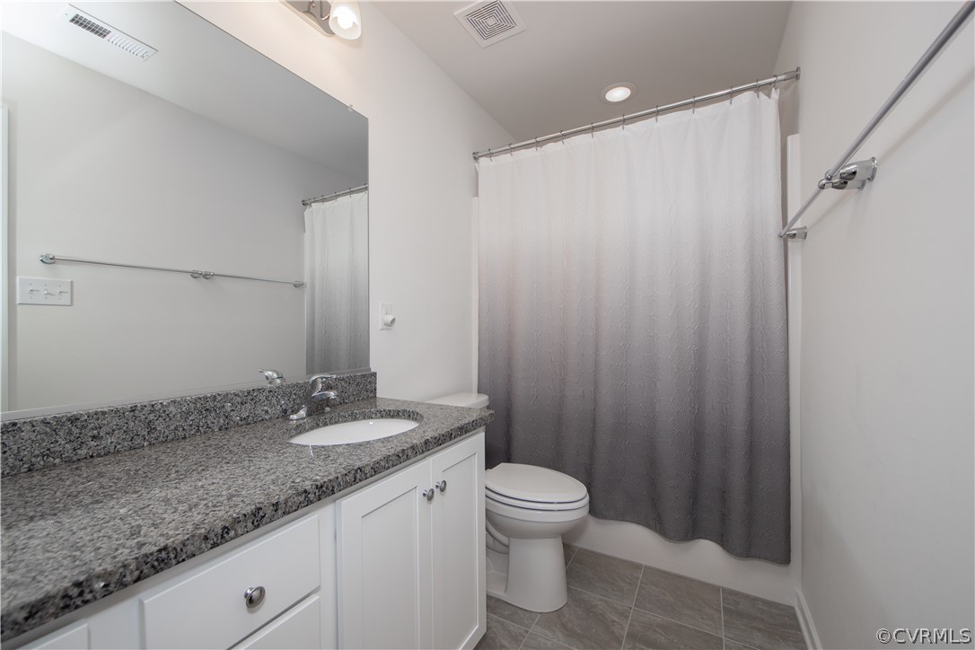 15525 Wolfboro Road Chesterfield, VA 23832 - Photo 27 of 35 Full Bath in hall