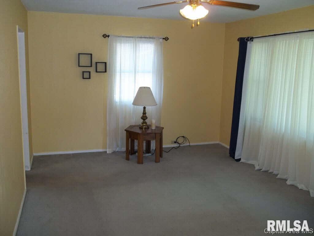 1309 Mossman Avenue Springfield, IL 62702 - Photo 6 of 24 Gallery Image 6