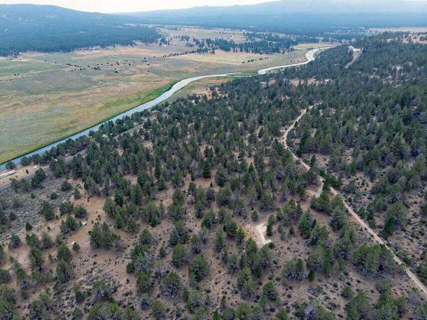 0 Kootenai Street Chiloquin, OR 97624 - Photo 9 of 12 an aerial view of beach and city space