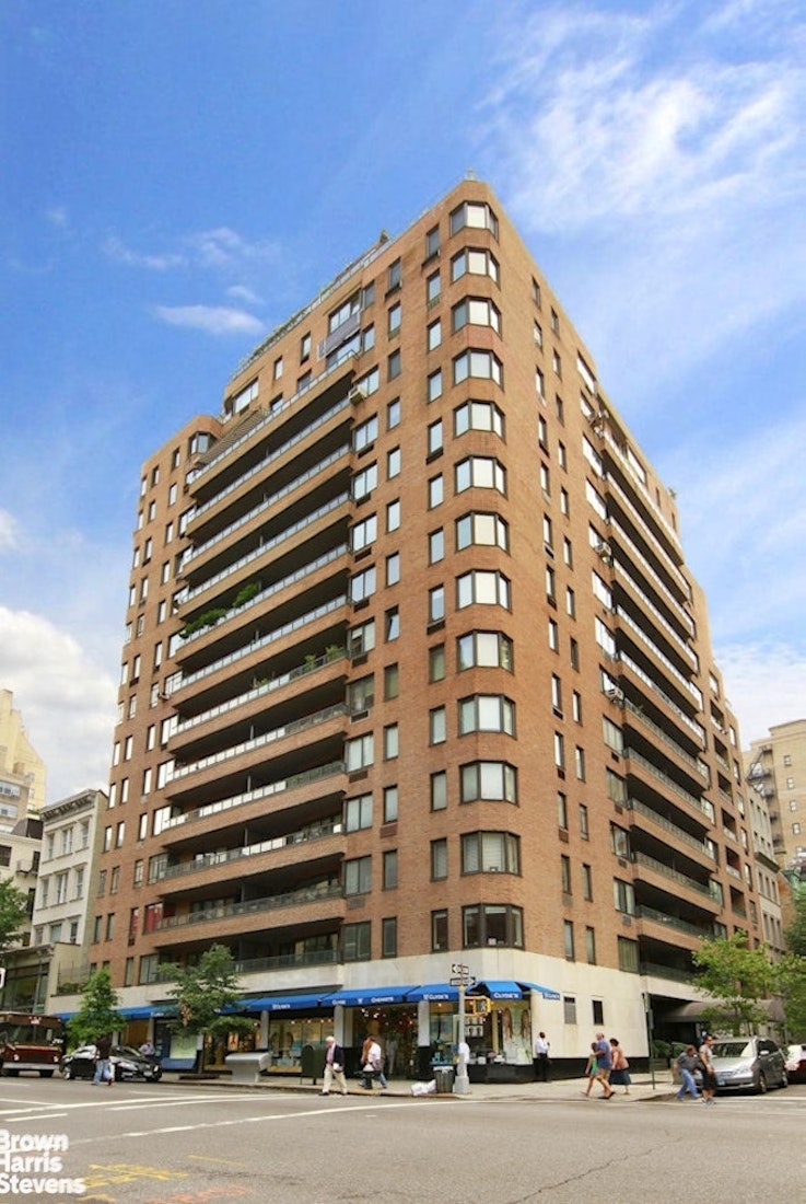 20 East 74th Street, Unit 8A Manhattan, NY 10021 - Photo 19 of 22 a front view of a building