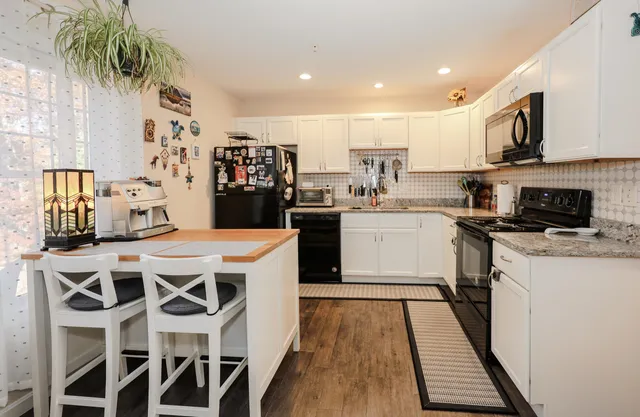 $385,000 | 192 Karatzas Avenue, Manchester, NH 03104