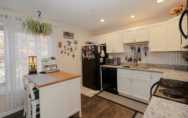 $385,000 | 192 Karatzas Avenue, Manchester, NH 03104