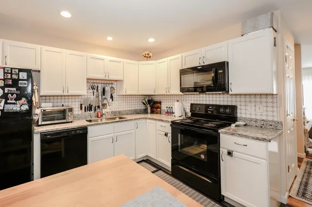 $385,000 | 192 Karatzas Avenue, Manchester, NH 03104