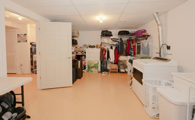 $385,000 | 192 Karatzas Avenue, Manchester, NH 03104