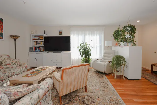 $385,000 | 192 Karatzas Avenue, Manchester, NH 03104