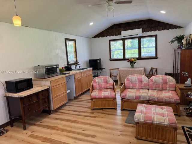 $275,000 | 3725 Southwest 162nd Street, Archer, FL 32618