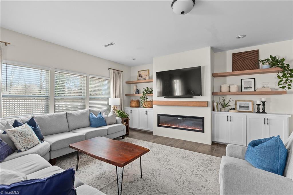 4020 Centerpiece Court High Point, NC 27265 - Photo 7 of 33